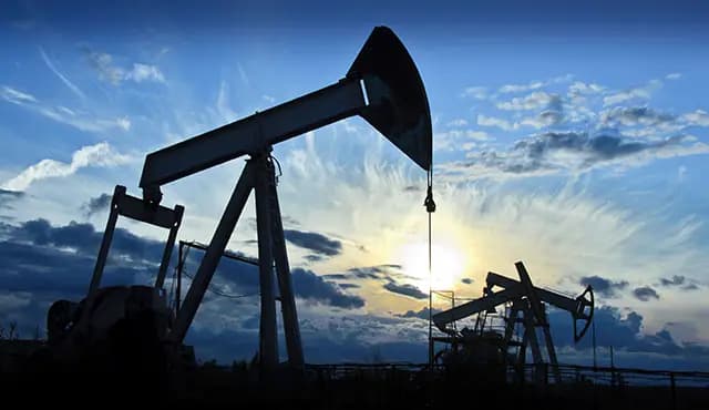 Россия и ОПЕК договорились заморозить добычу нефти на уровне 11 января