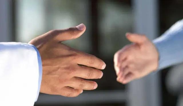 РКФР начнет выдавать кредиты через комбанки и входить в капитал предприятий