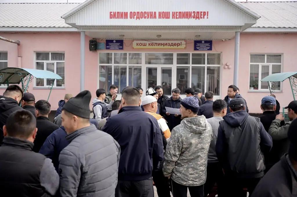 Жители села Кызыл-Байрак обратились с просьбой построить школу