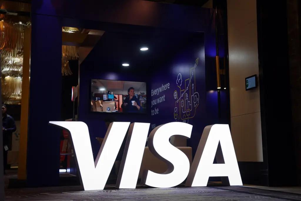 Оплачивай при помощи авто: Инновации финтеха обсудили на BIFF-2023