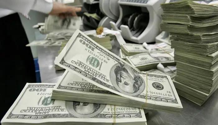 Банки заработали на валюте более 15.5 млрд сомов. Кто в лидерах?