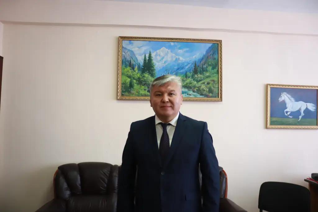 Госфиннадзору 15 лет: как в КР будут внедрять ОСАГО и IPO