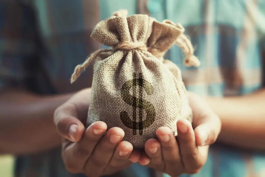 Сомы под 15%, доллары — под 2.5%. Депозиты с лучшими условиями