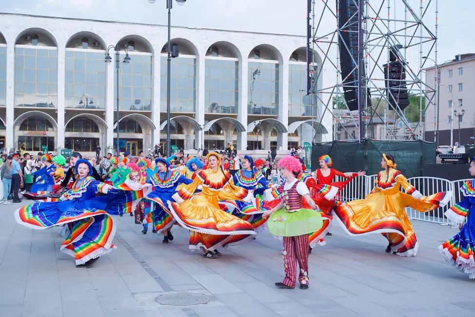 ROYAL CENTRAL PARK SPRING FESTIVAL — яркое празднование с феейрверками (22 марта 2026)