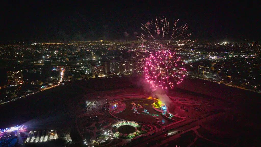 Royal Central Park’тагы Бишкек шаарынын 148 жылдыгын майрамдоого 5000ден ашык адам катышты