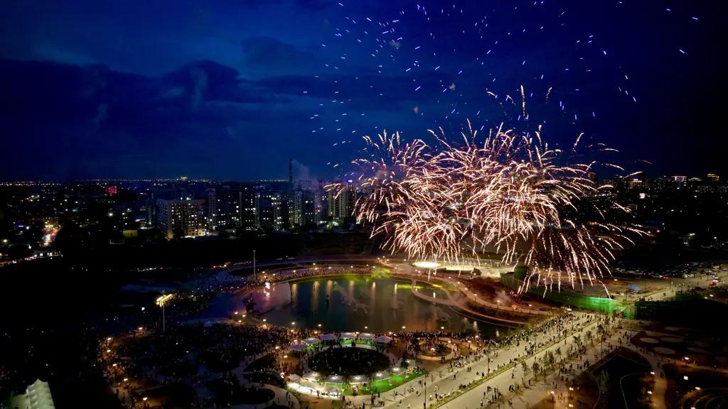 Royal Central Parkтагы Symphony of Water & Light фестивалына 20 000ден ашуун адам катышты