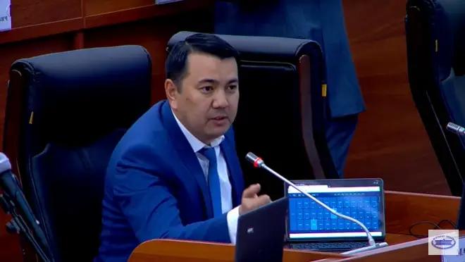 Депутат на заседании ЖК продемонстрировал доступность онлайн-казино