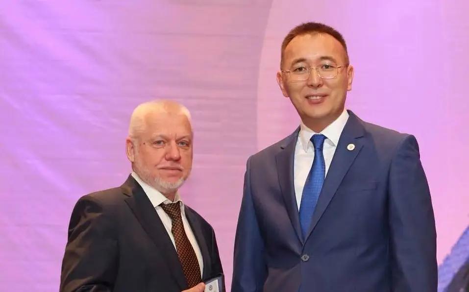 Дизайнер кыргызского сома: Я был недоволен первой серией банкнот