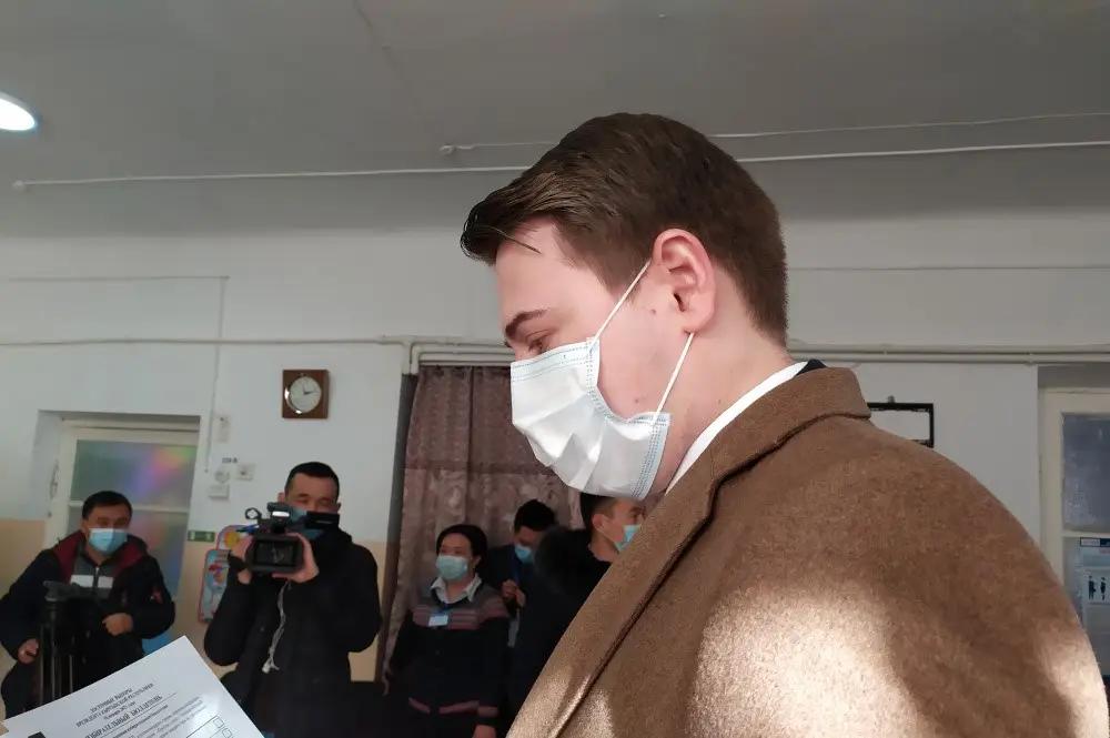 Артем Новиков проголосовал на выборах