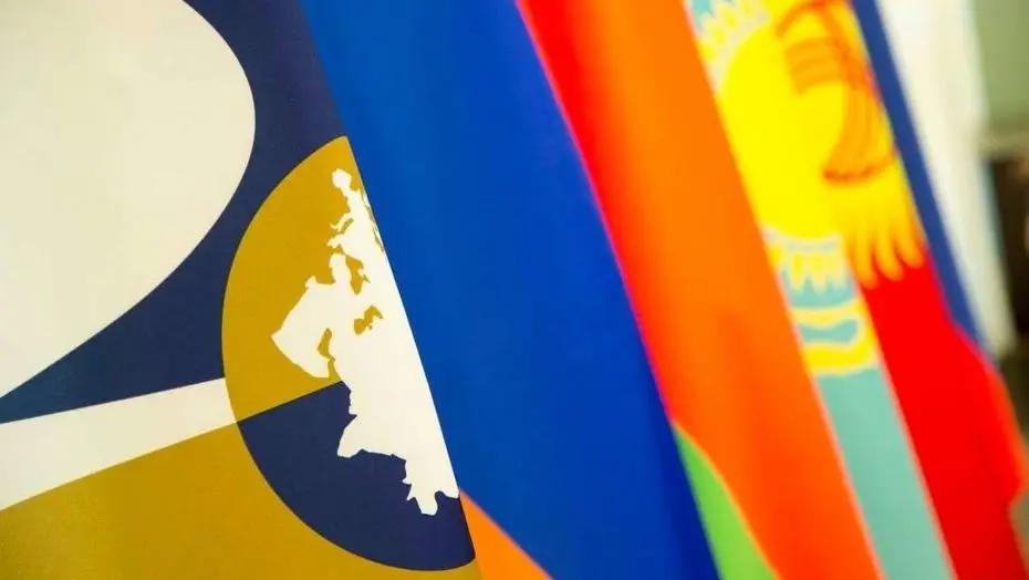 ЕАБР рассказал о шести каналах влияния пандемии на экономику стран