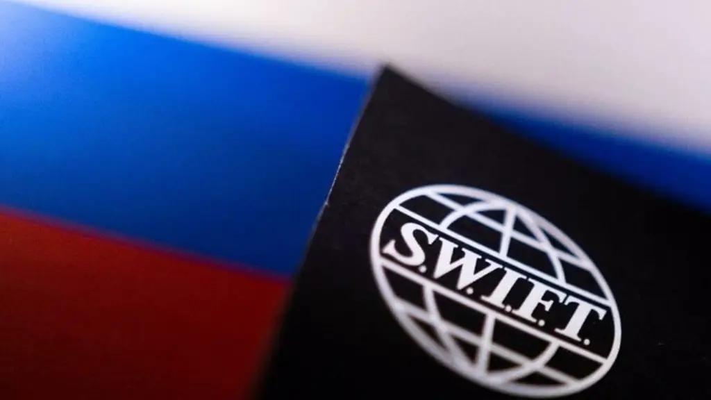 «Бакай Банк» отправляет SWIFT-переводы в РФ только в рублях