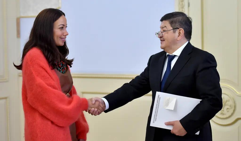 Жапаров обсудил с представителем ЕС перспективы сотрудничества