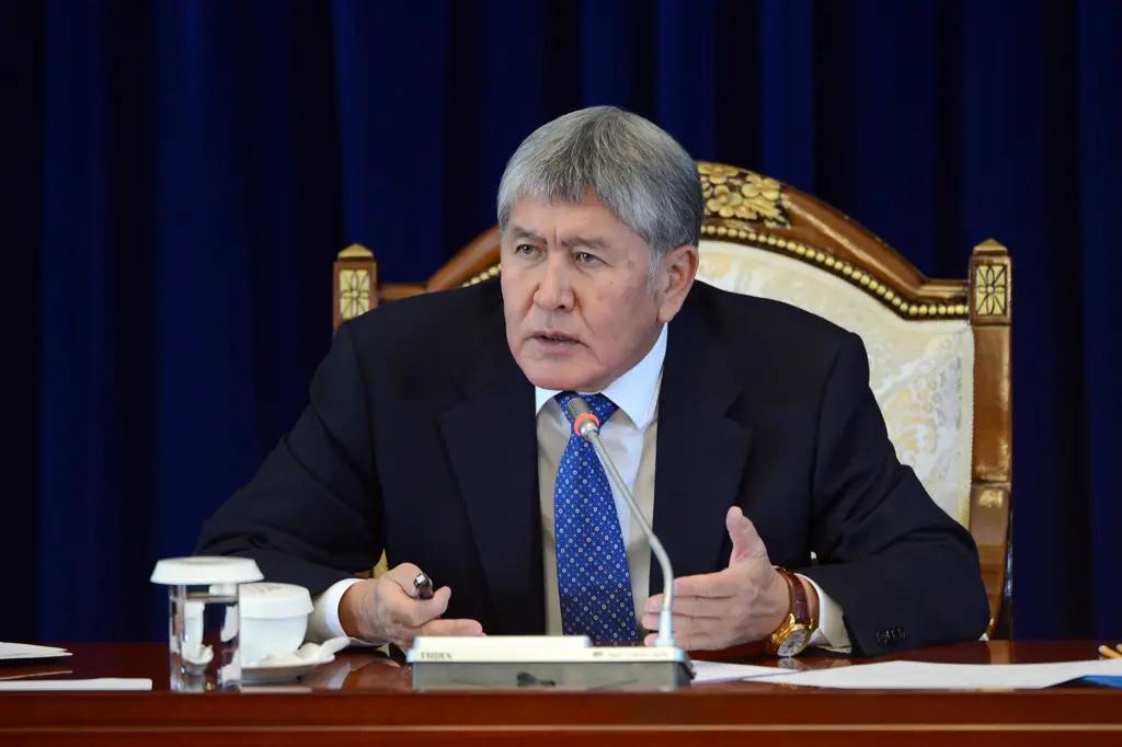 В Кыргызстане проверяют банковские счета и ячейки Алмазбека Атамбаева