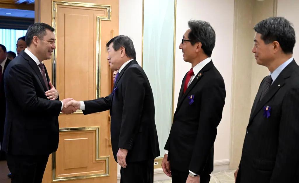 Садыр Жапаров в Токио встретился с бизнес-ассоциацией «РОТОБО»