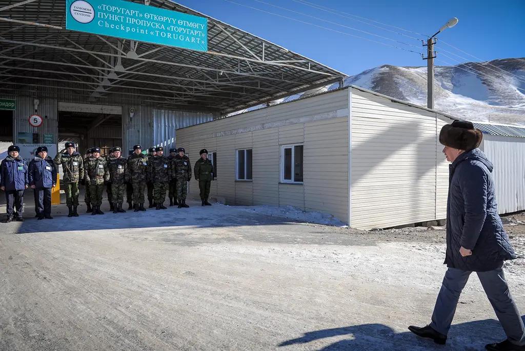 На КПП «Торугарт-автодорожный» пресекли контрабанду