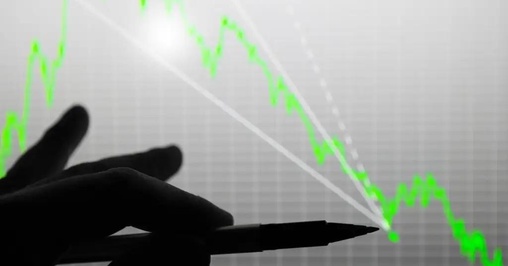 Процентные ставки по сомовым и валютным депозитам в КР продолжают снижаться