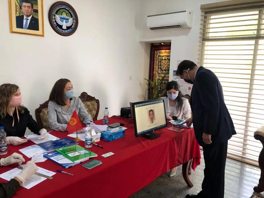 На 14.00 за рубежом проголосовали 3.5 тысячи граждан КР