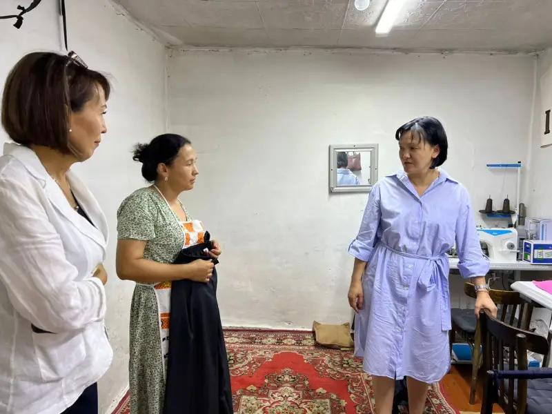 В Ленинском районе 206 семей получили 100 тысяч сомов на открытие бизнеса