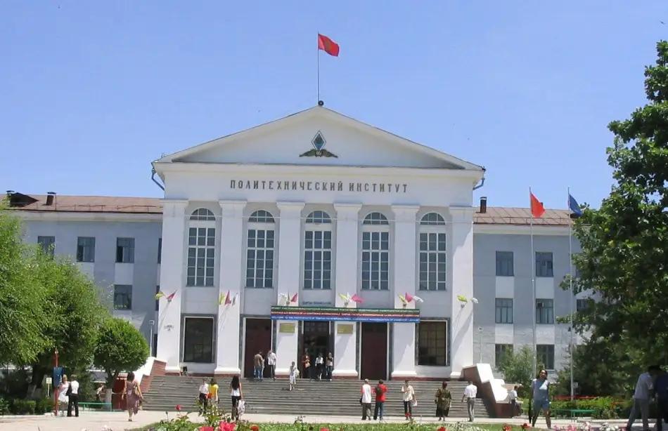 Министр финансов ознакомился со стартапами студентов Политеха