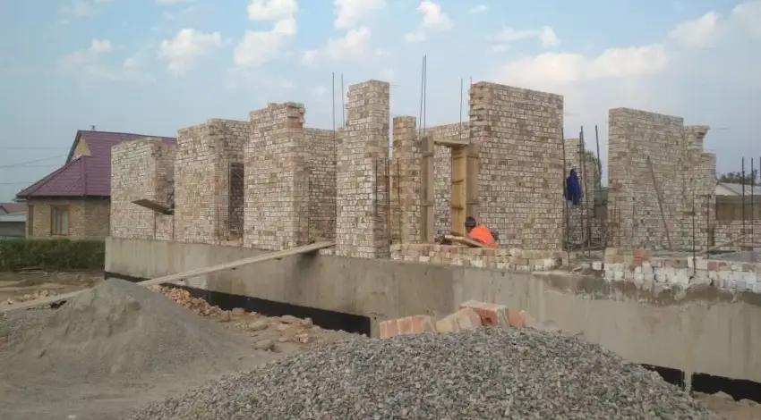 В «Ак-Орго» строят больницу стоимостью 7 млн сомов