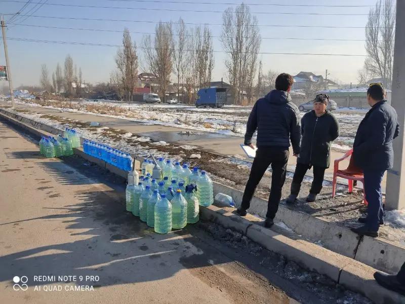 Мэрия Бишкека борется со стихийной торговлей ГСМ