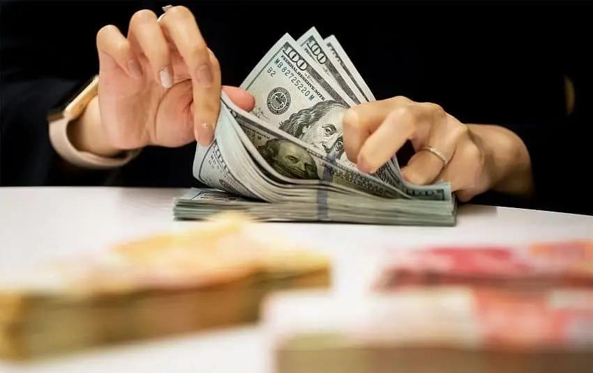 На обслуживание госдолга в январе — феврале КР направит 4.1 млрд сомов