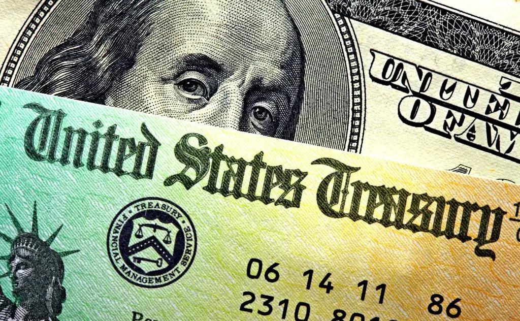 Мировые ЦБ избавляются от госдолга США