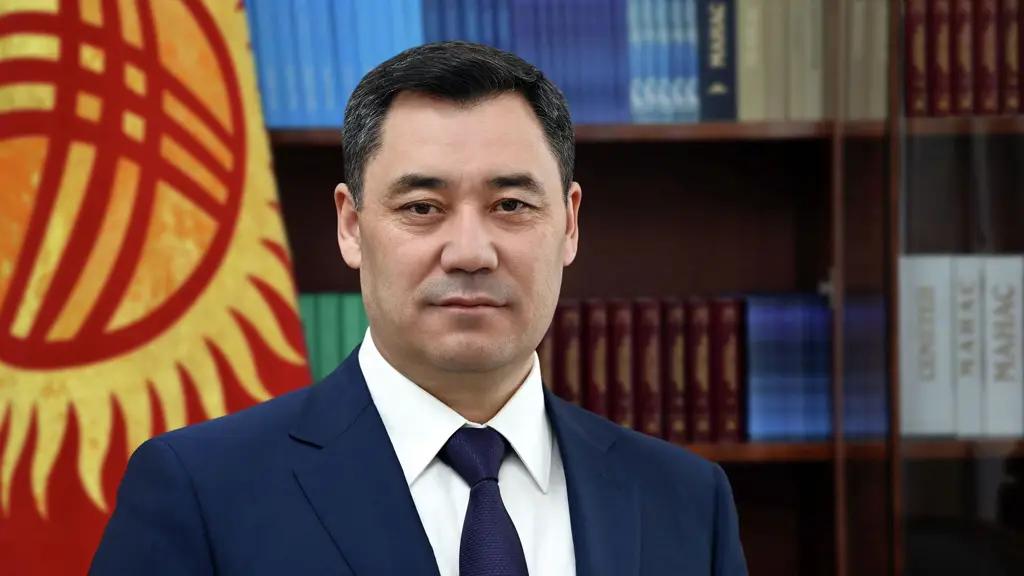 Зарплату медикам поднимут на 50% — Садыр Жапаров