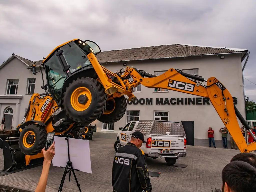 В Бишкеке открылся дилерский центр JCB