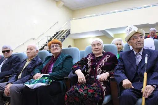 10 тысяч пенсионеров получили красные карты «Тулпар»