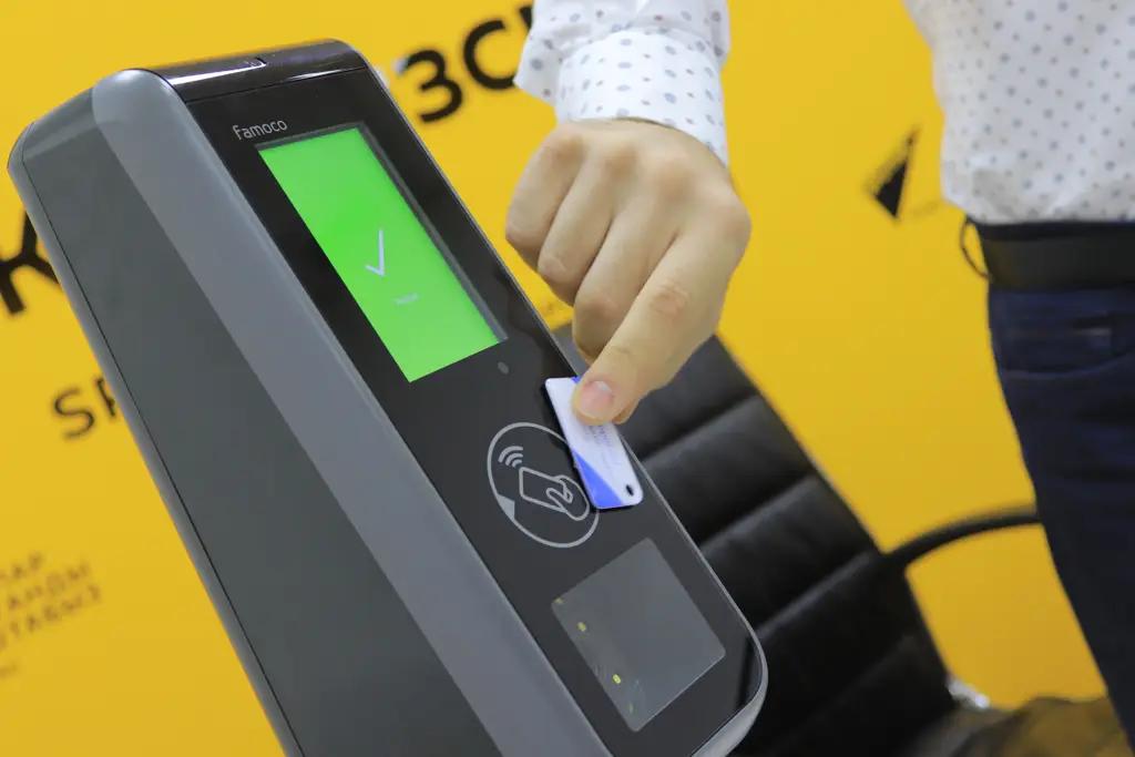 В Бишкеке вводят электронную оплату за проезд