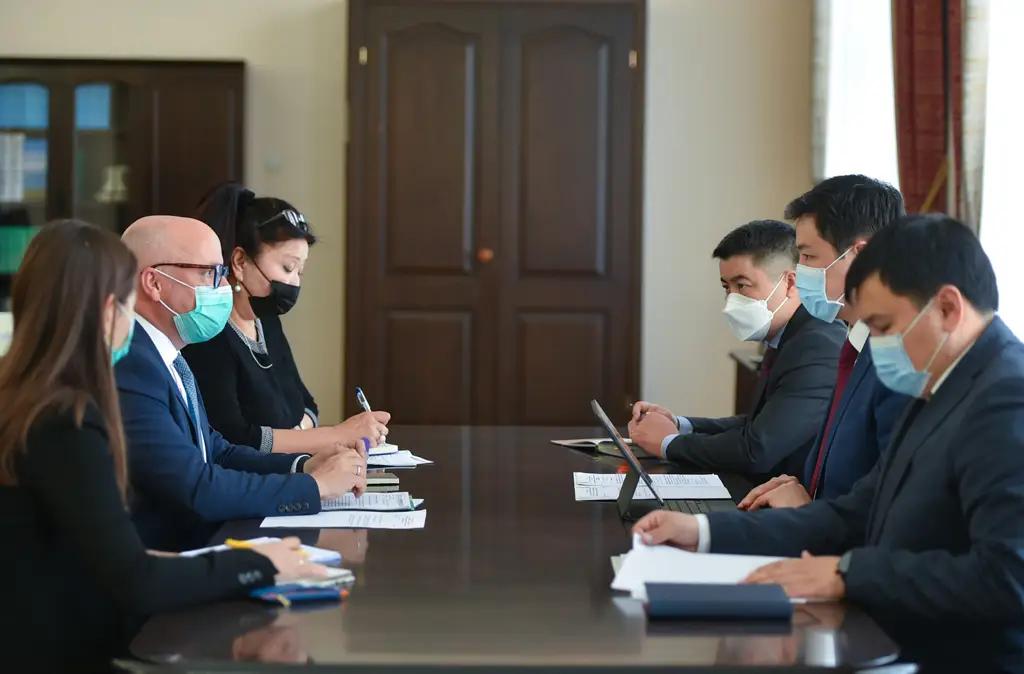 Премьер-министр КР встретился с главой ЕБРР