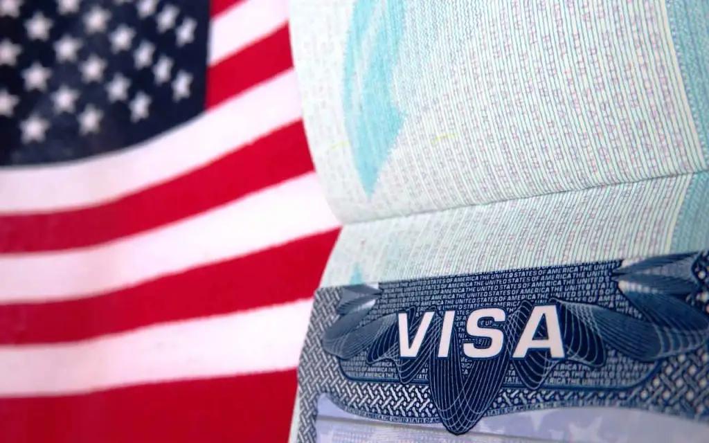 США отменили визовые ограничения для граждан КР
