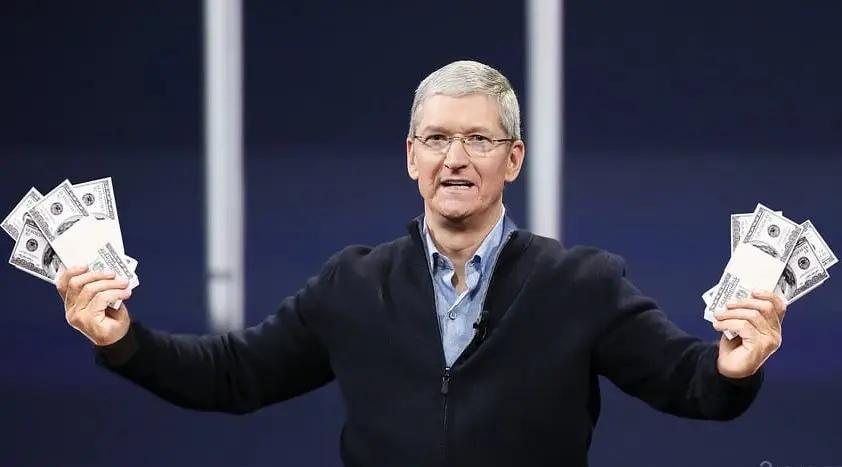 Выплаты главы Apple по акциям превысили $121 млн