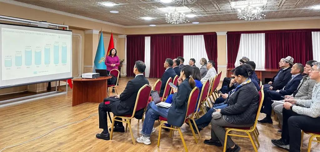 Бизнесу рассказали, как пользоваться инструментами фондового рынка