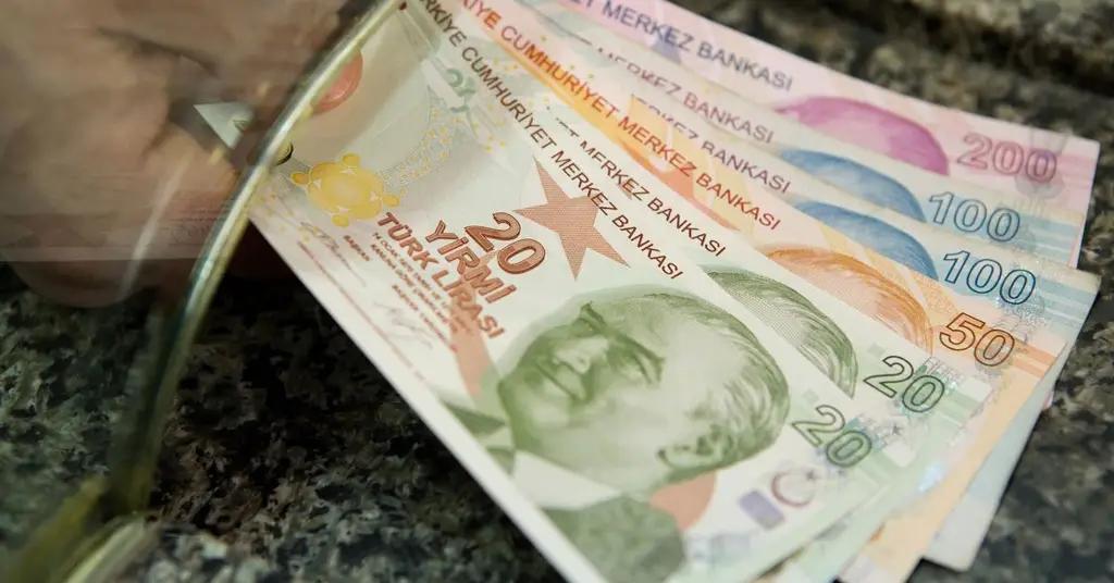 Стала известна худшая валюта начала 2017 года