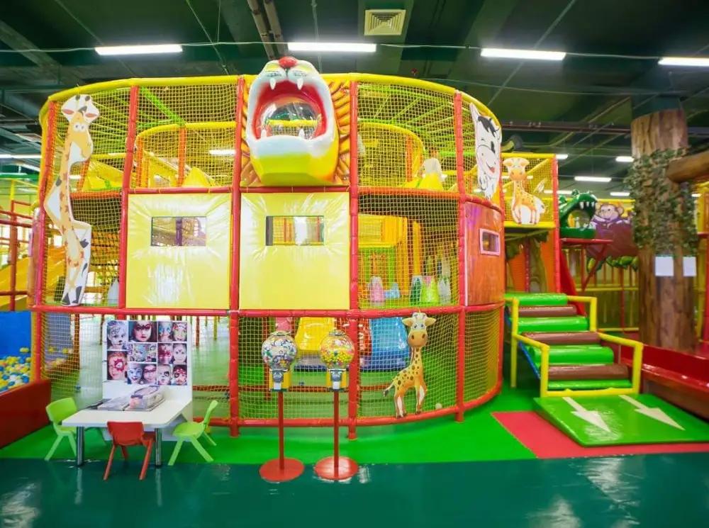 В столице разрешили работать детским площадкам