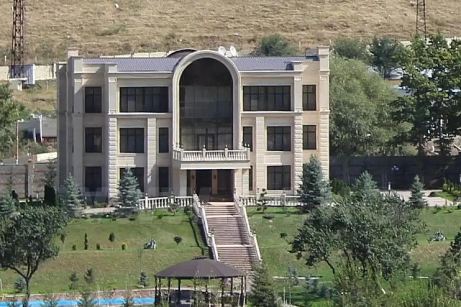 Дом Алмазбека Атамбаева в Кой-Таше будет конфискован