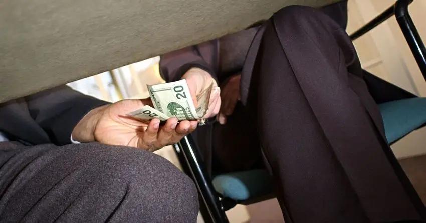 Совет обороны потребовал минимизировать коррупцию в госзакупках