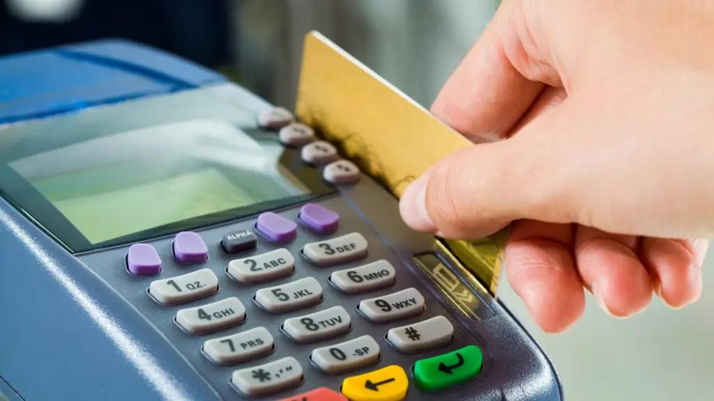 Нацбанк принял участие в обсуждении доли безналичных расчетов в КР