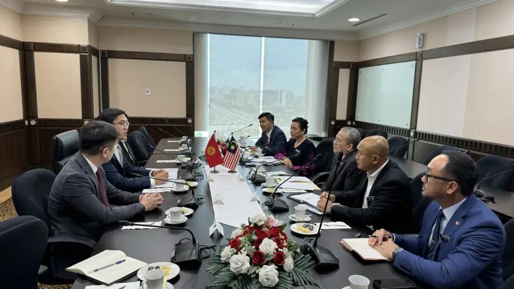 Кыргызстан намерен больше сотрудничать с Малайзией