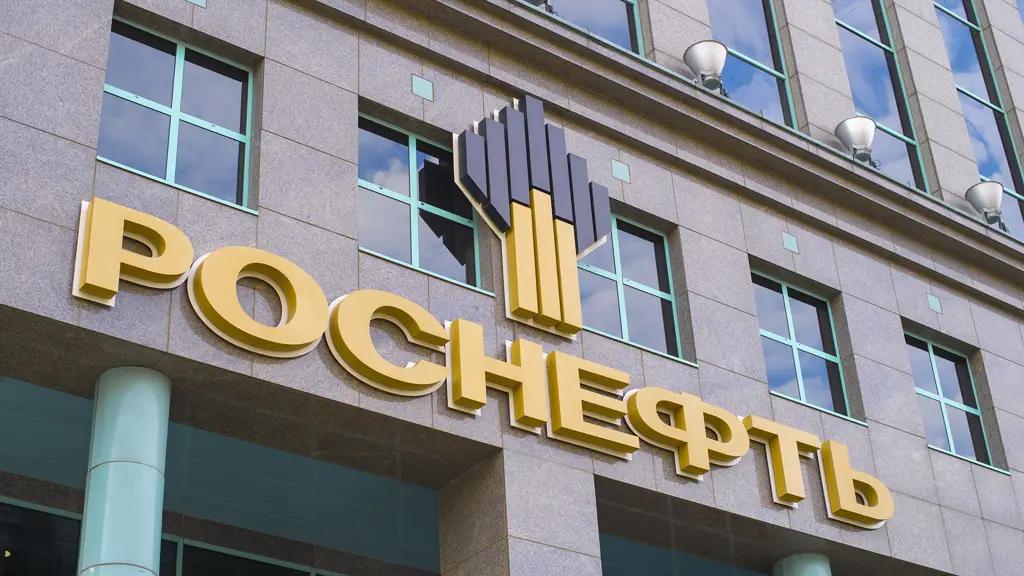 «Роснефть» оказалась в центре скандала из-за стеклотары