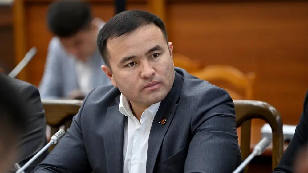 Идет рейдерский захват рынка Кара-Суу в Оше — депутат ЖК