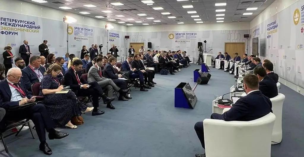 Газпромбанк запустил кредитную линию для компаний из КР и РФ