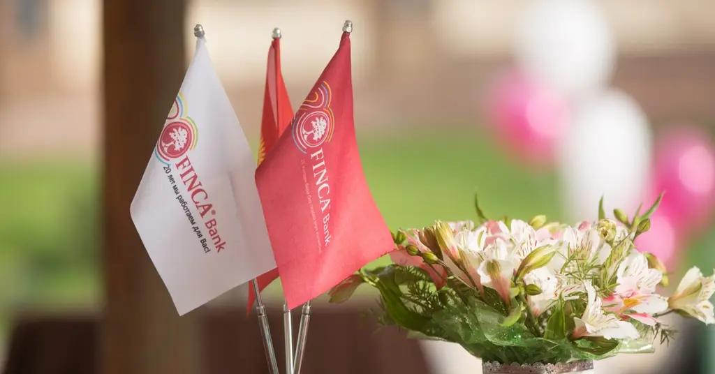 FINCA Банк отреставрировал памятник поэту Жоомарту Боконбаеву в Оше