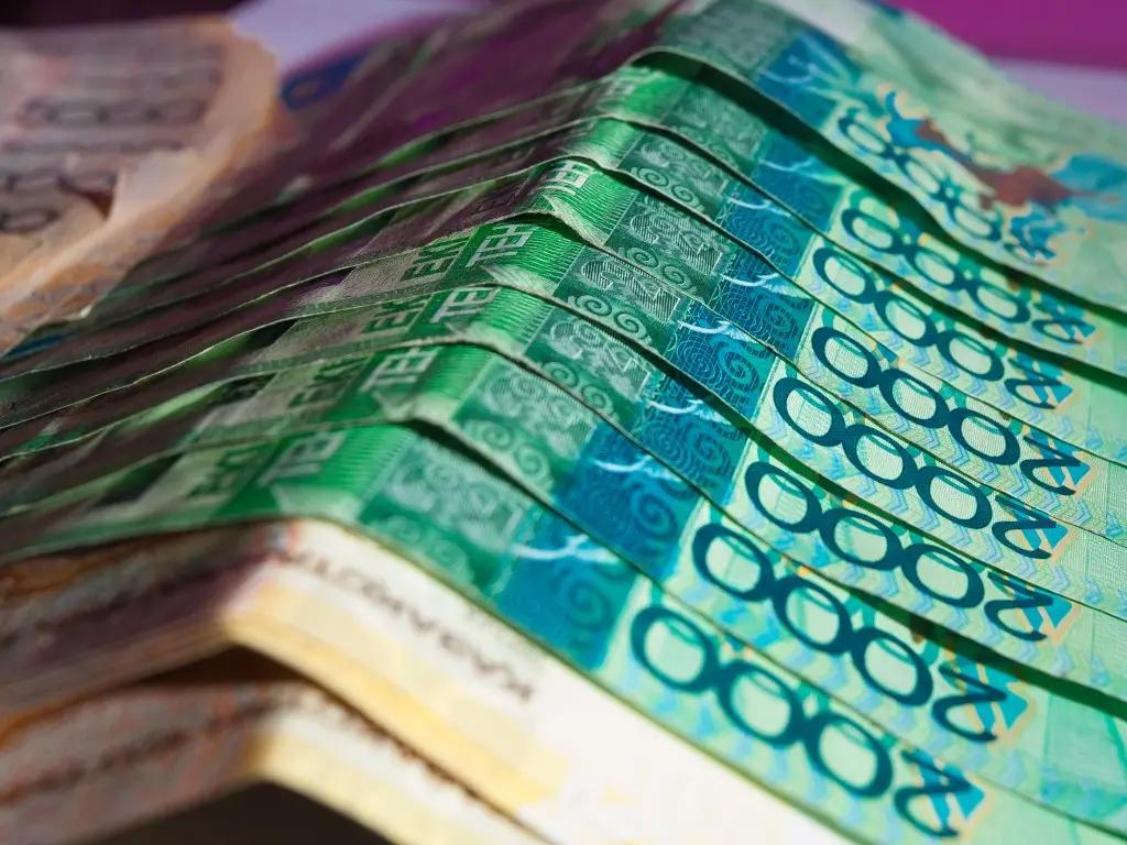 За полгода объем денежных переводов РК составил более $60 млн