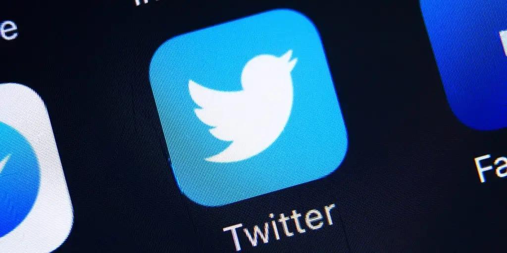 Twitter начала помечать аккаунты государственных СМИ