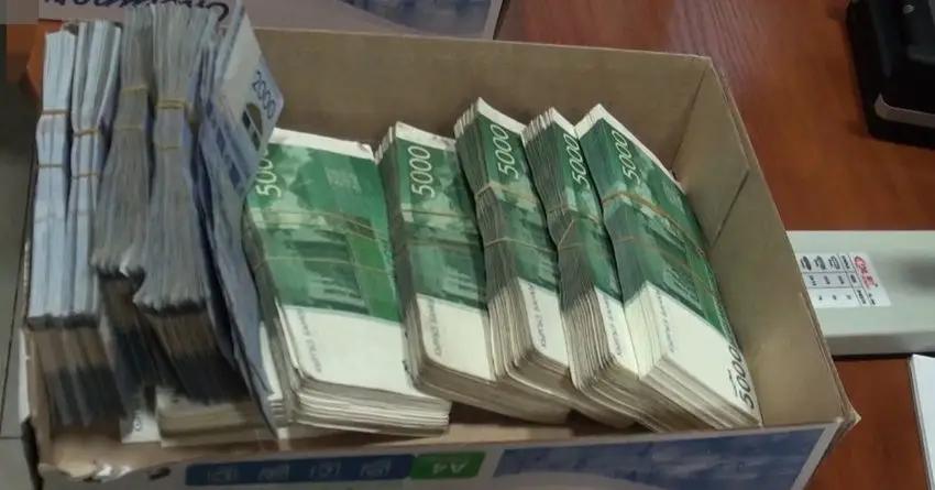 Долг государства населению вырос еще на 323.1 млн сомов