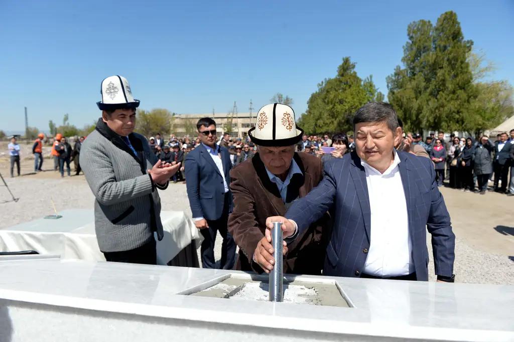Акылбек Жапаров заложил капсулы под строительство заводов в Чуйской области