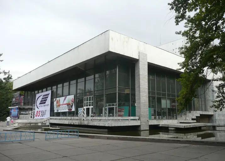 С 1 августа начнут работать театры в онлайн-режиме